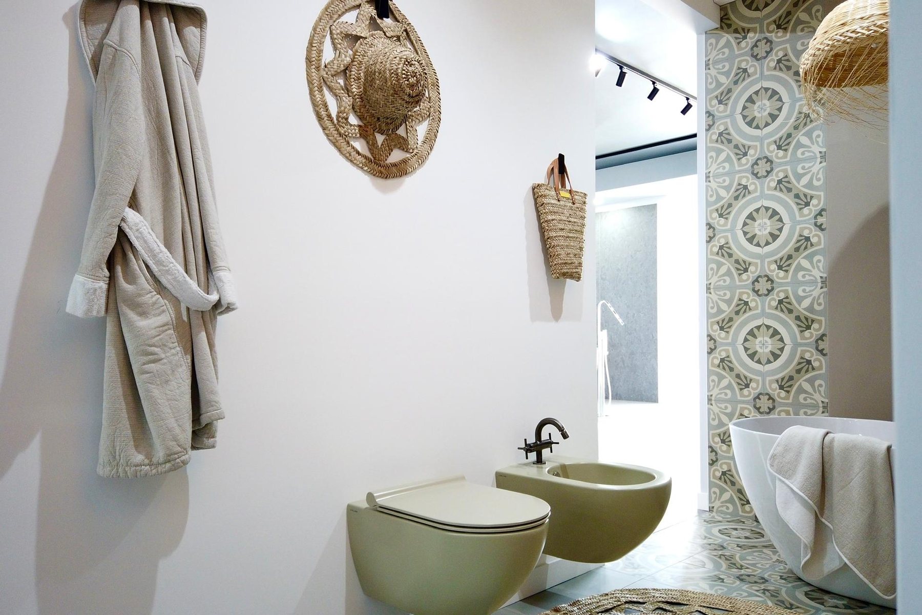 Bathrooms 20 — FINGERPRINT
