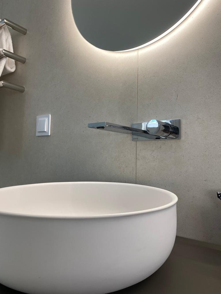 Bathrooms 31 — FINGERPRINT